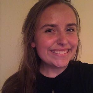 Meet your Posher, Chloe